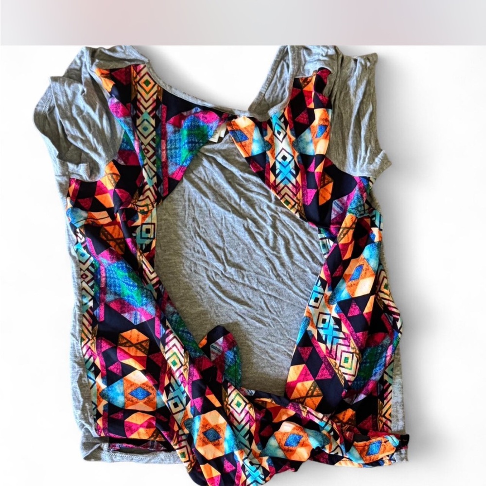 Daytrip Colorful Geometric Short Sleeve Tee